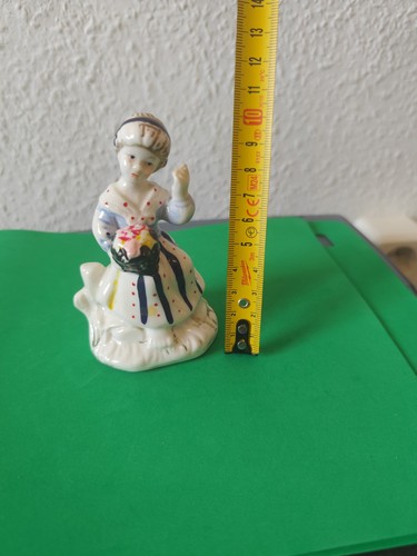Kleine alte porzilane figure - kleine,
