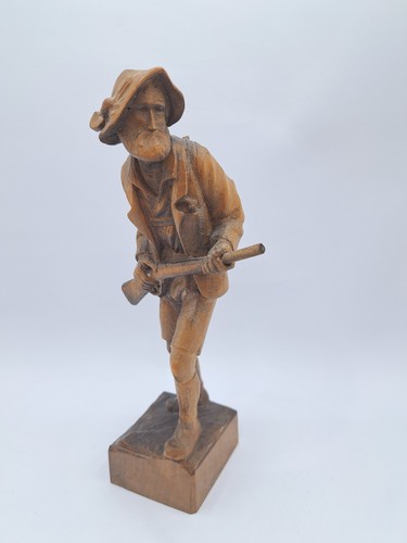 Alte holzfigur jäger - jäger, mit