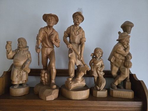 Handgeschnitzte holzfiguren - 5,