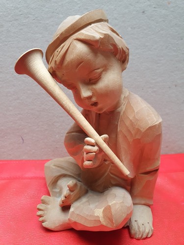 Holzfiguren handgeschnitzt
