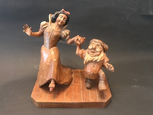 Holzfigur cindarella und ein - +,