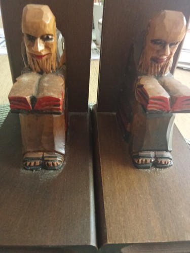 Handgeschnitzte holzfiguren - handgeschnitzte,