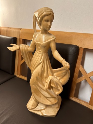 Holzgeschnitzte figur - holzgeschnitzte,