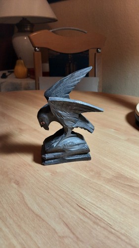 Handgeschnitzte adlerfigur aus - handgeschnitzte,