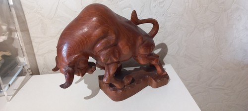 Alte büffel stier - büffel-/stier, figur