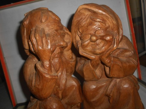 Handgeschnitzte holzfiguren - handgeschnitzte,