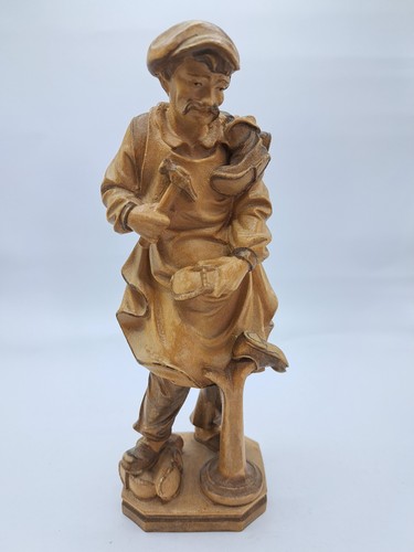 Vintage holzfigur schuhmacher - holzfigur,