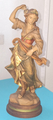 Holzfigur geschnitzt