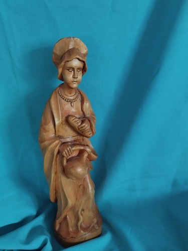 Holzfiguren handgeschnitzt