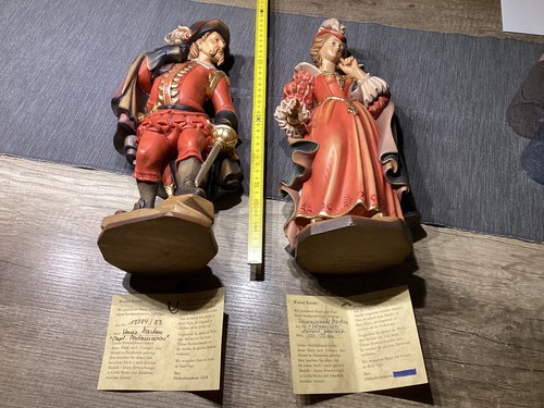 Schöne alte holzfigur - holzfigur,