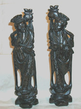 2 dekorative  Holzfiguren -