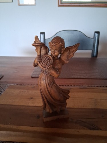 Engel spielt waldhorn fein - spielt,